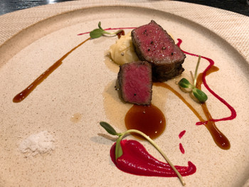 「オーベルジュ 内子」 料理 188768666 はなが牛のロースト　シェフが何時間も炙って丹精込めて仕上げた逸品。