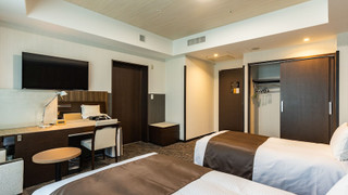 【禁煙】ユニバーサルツイン/32㎡/120cm+110cm幅ベッド×2台