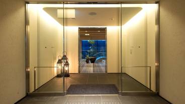 内部エントランス / 2