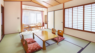 和室　ファミリールーム　専用バスルーム付