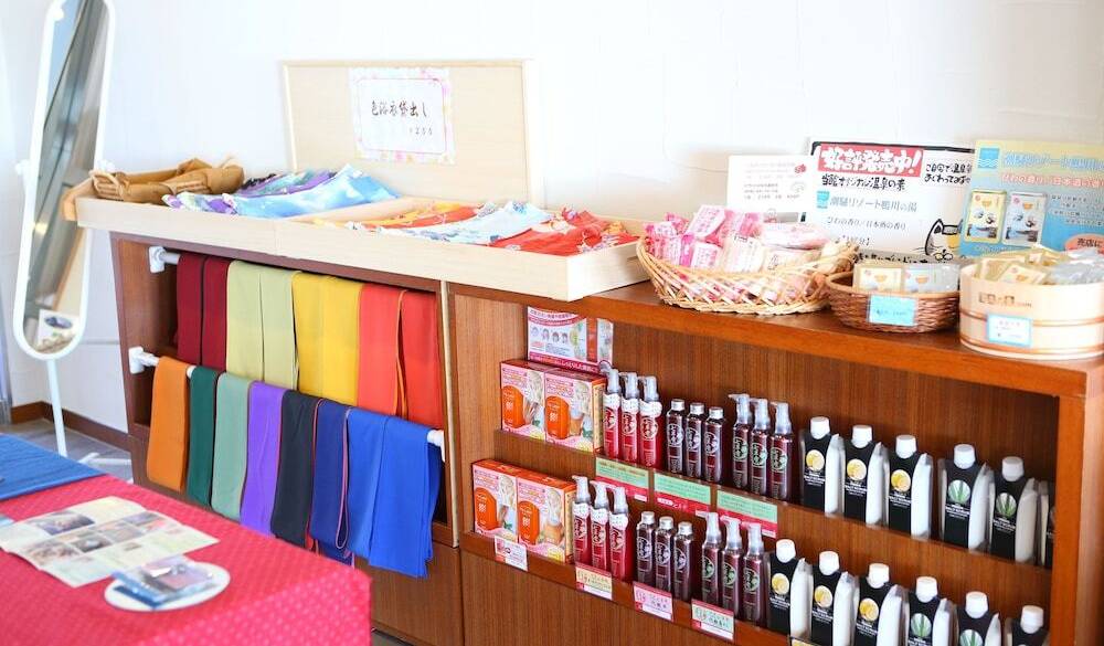 ギフト ショップ② / 2