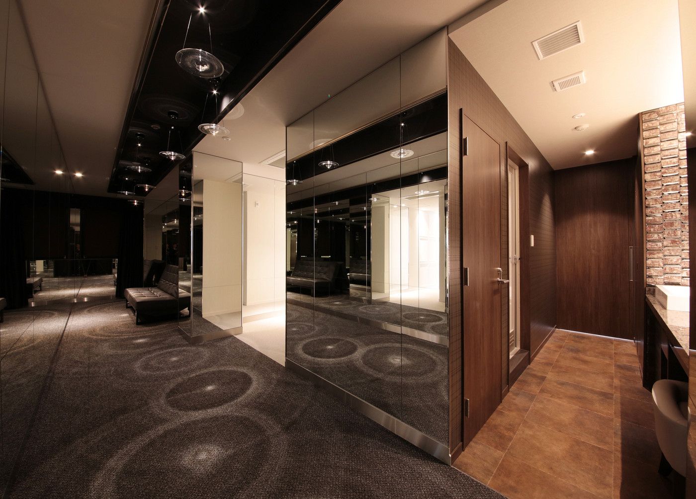 Room710…「ミラーセミスイート」3404230