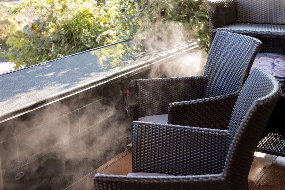 足湯が楽しめるリバーサイドのテラス4020362