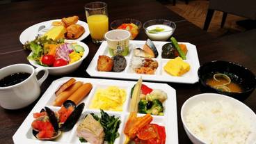 食事・飲み物 / 4