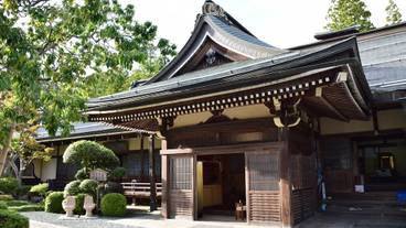 施設の入り口 / 6