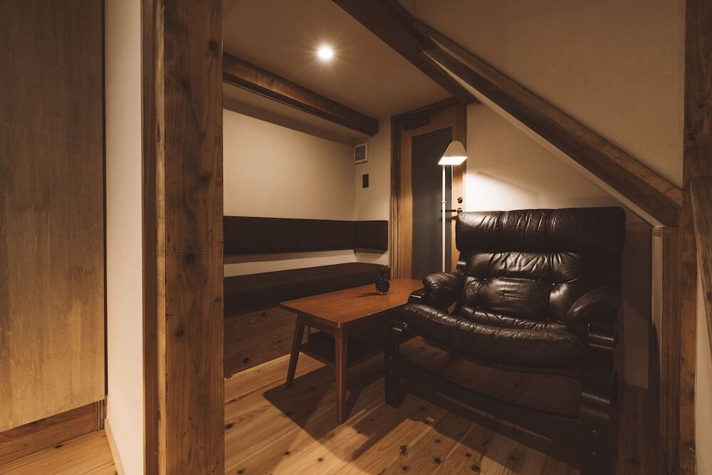 崖の家 KONAGATA 2 ソファ②