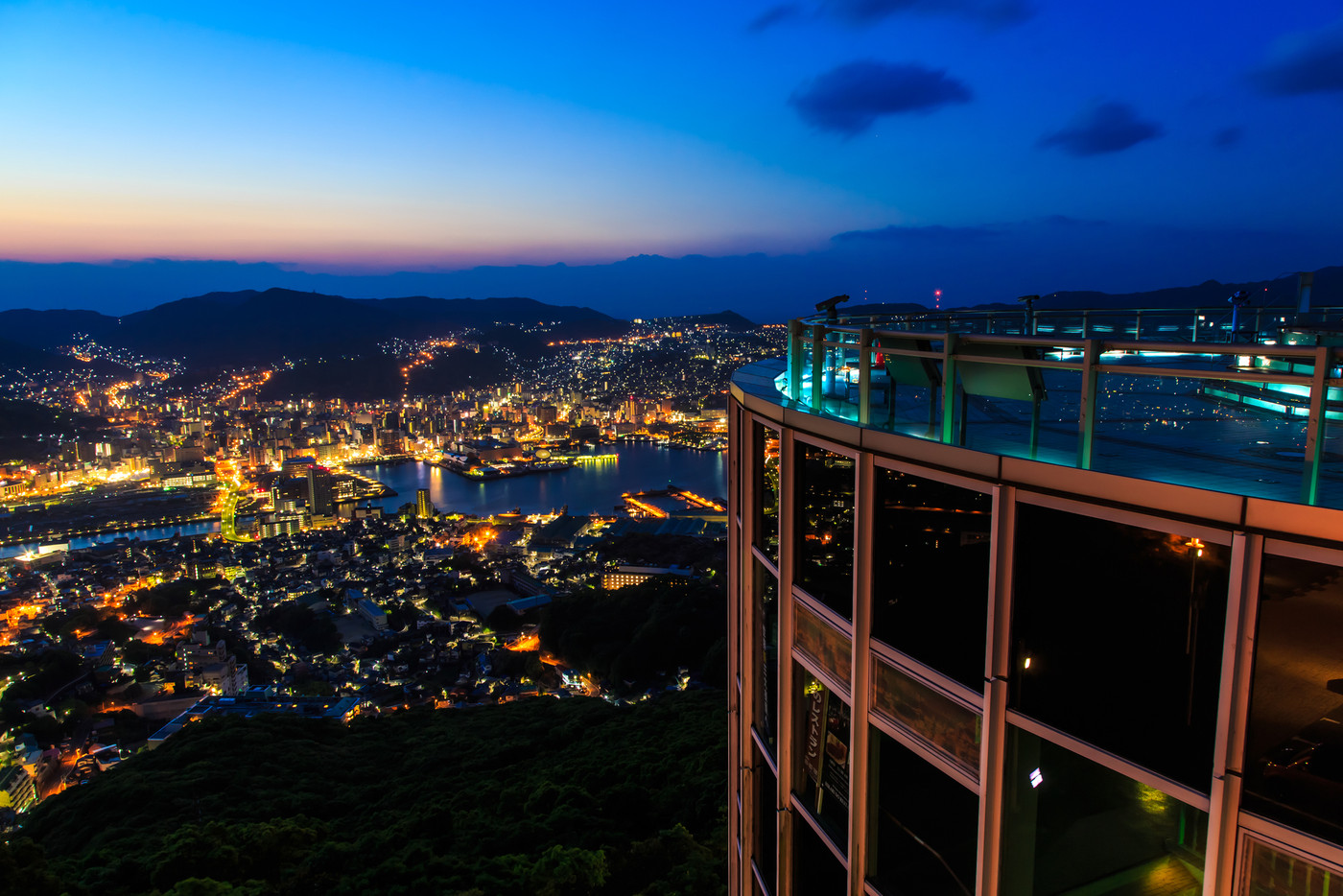 稲佐山展望台の夜明け 【長崎県長崎市】