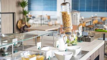 食事・飲み物 / 11