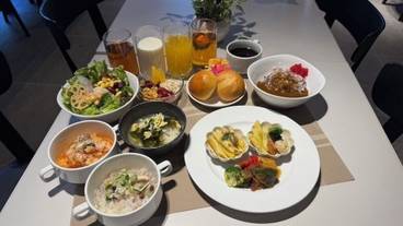 朝食ビュッフェ / 3