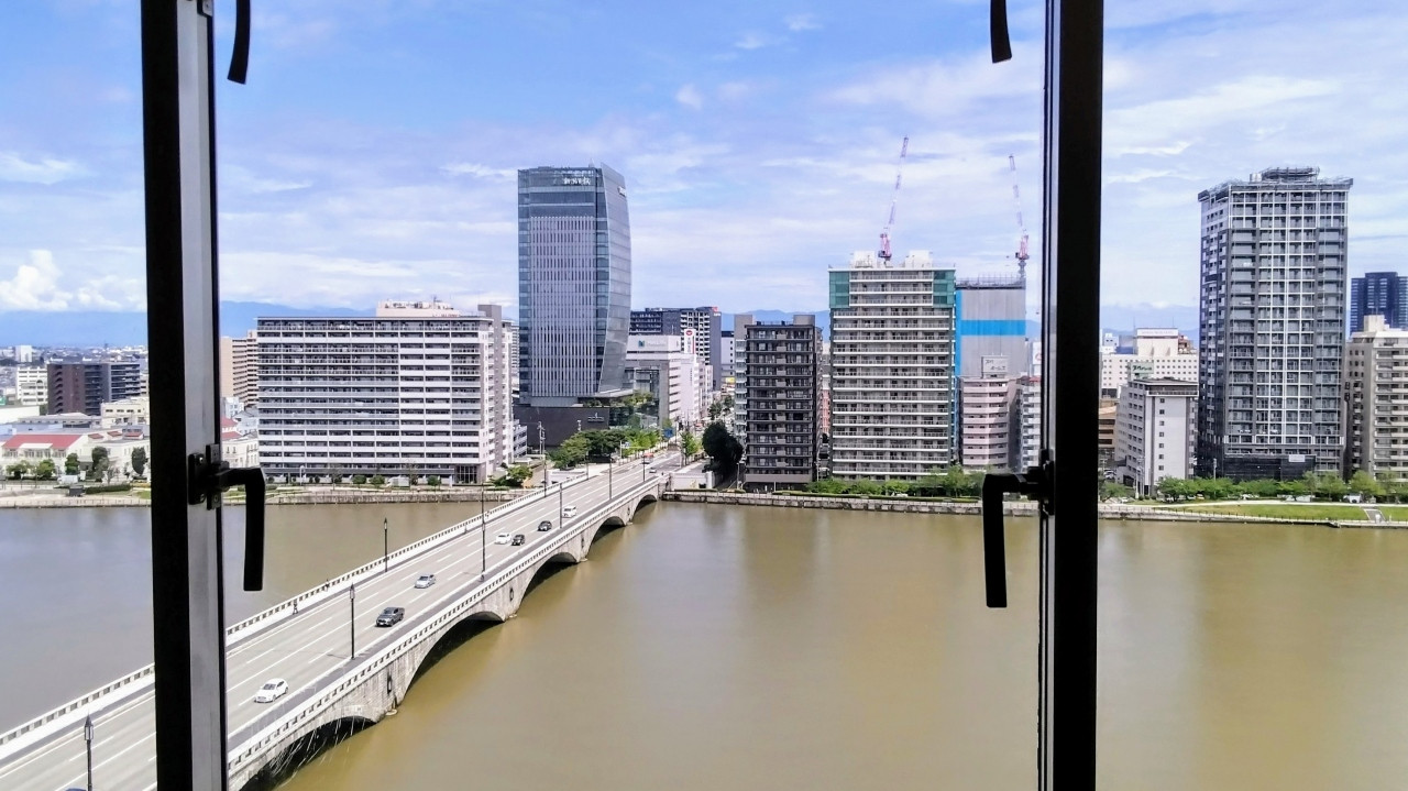 信濃川に萬代橋