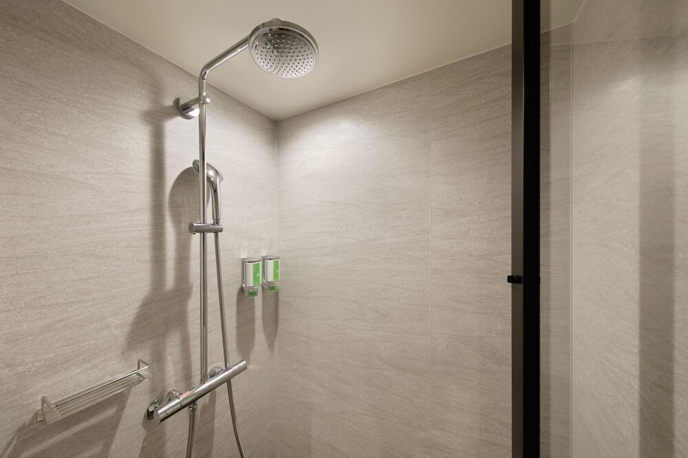 客室シャワーブース