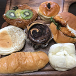 山梨地元民おすすめ☆パンの種類が豊富な行列の絶えない人気パン屋さん「ふかふかパン」