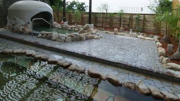 屋外スパ浴槽 / 1