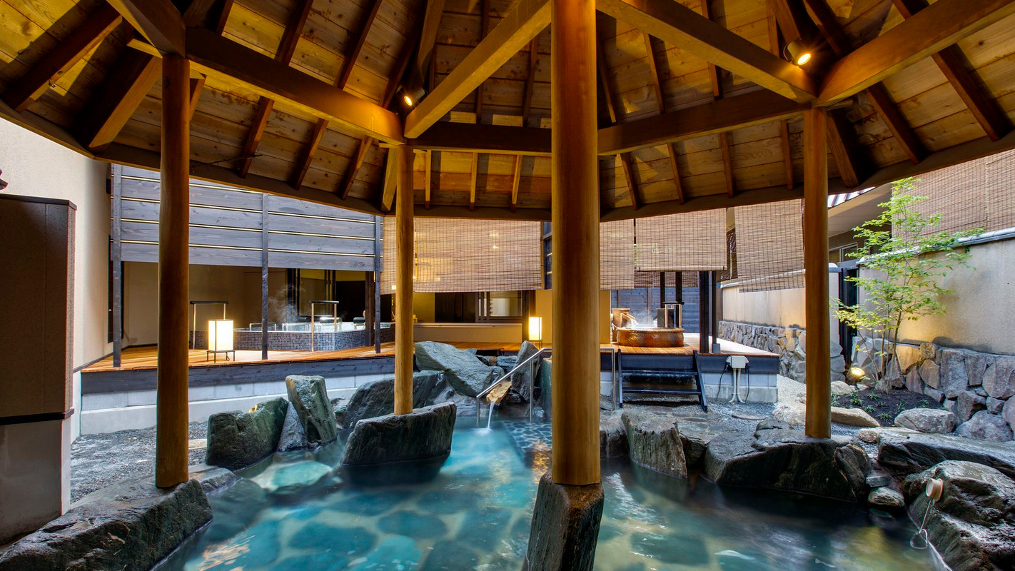 1階庭園風呂「天地の湯」②