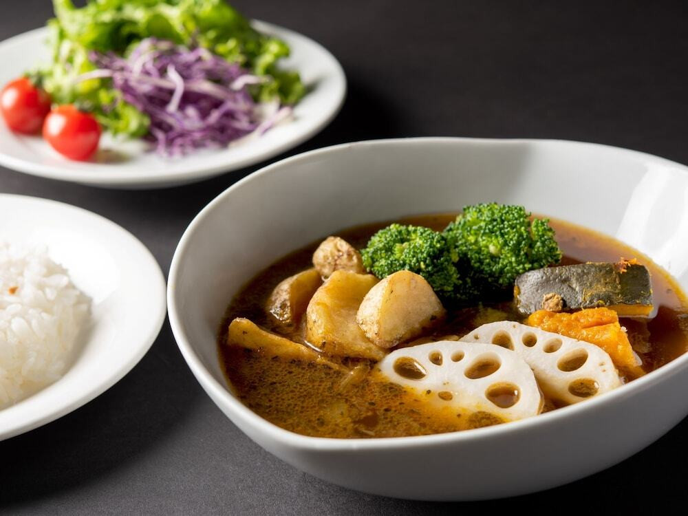 天然温泉に約60種類もの朝食バイキングで元気に!4573930