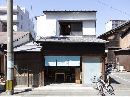 Fukuoka Guesthouse SHIP / 1