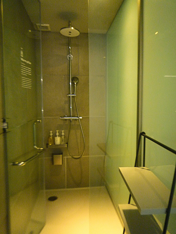 ２階共用男性シャワールーム