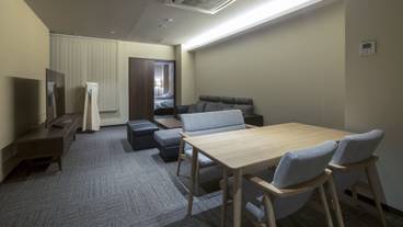 客室内のダイニングエリア / 14