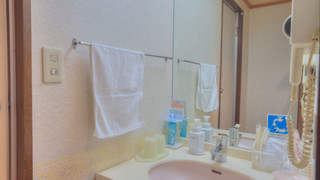 【和洋室】禁煙スタンダードルーム 28.8平米 シングルベッド2台および布団2組