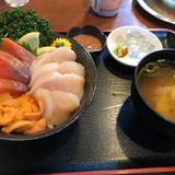 うろこ亭（ウロコテイ）