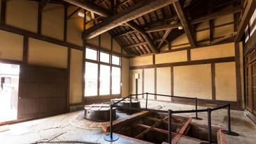 歴史を感じる館内(1) / 7