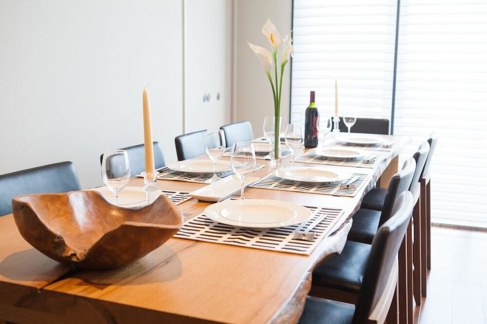 客室内のダイニングエリア