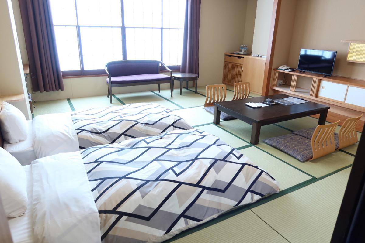 お部屋は和風スーペリア。