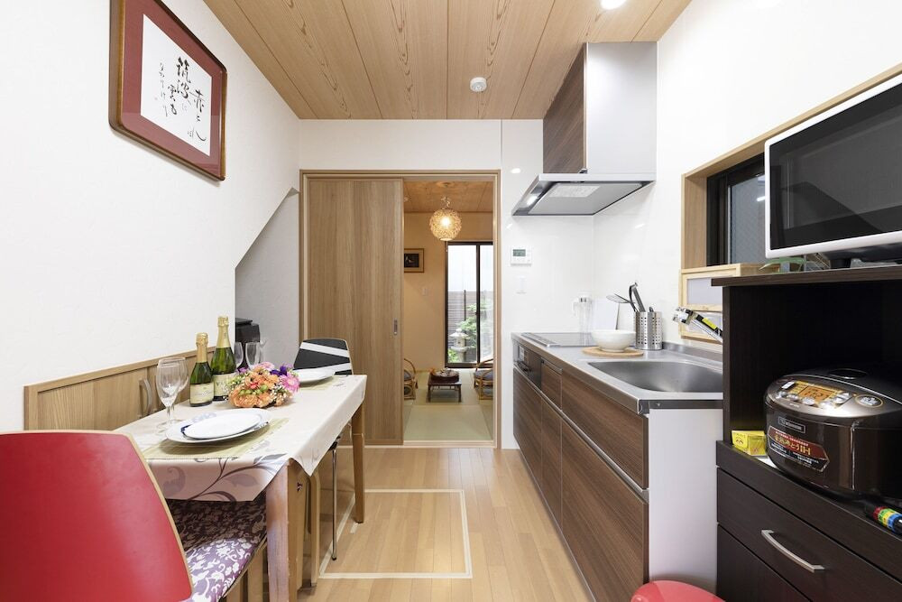 客室内のダイニングエリア