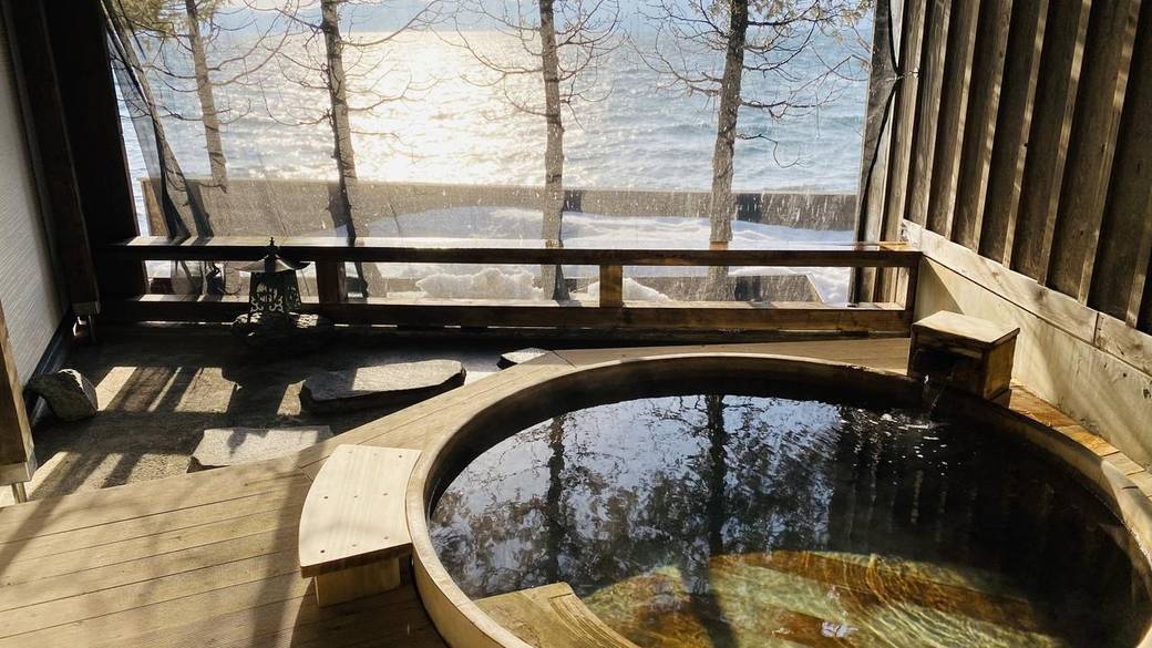 貸切露天風呂／檜造り「瑠璃」 / 1