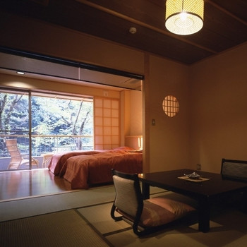 横瀬川のせせらぎを聴きながら、心身ともにデトックス4003516