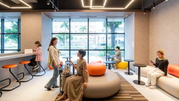 ロビーラウンジ / 12