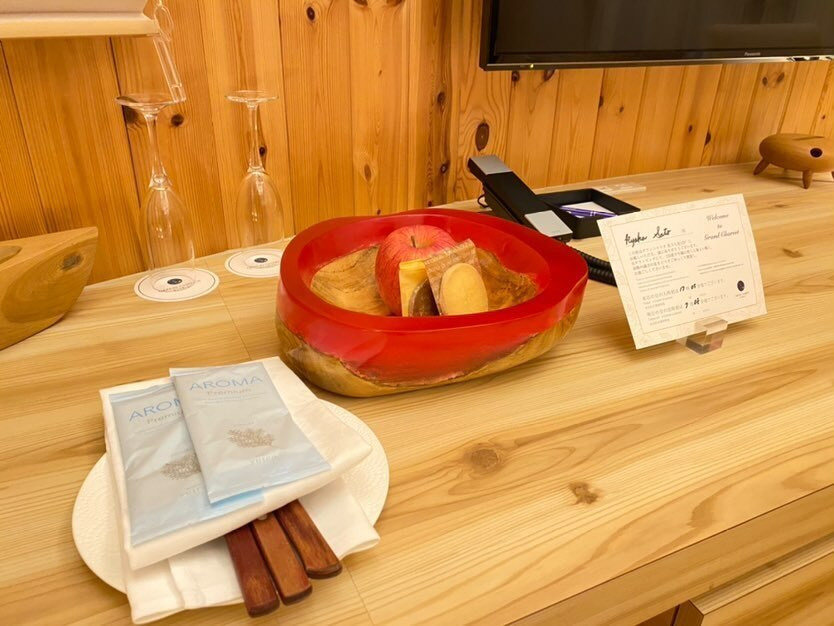 お部屋に用意されていたりんごとクッキー / 3