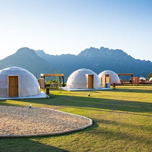 大自然の中の
優雅なテントに滞在 / 1