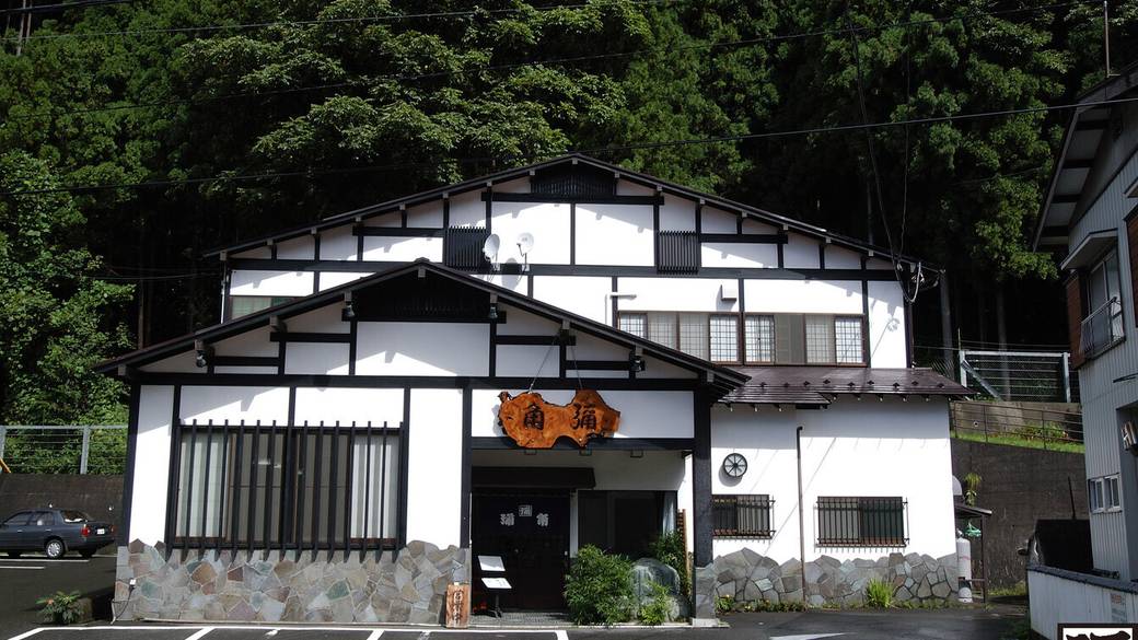 水上の人気店でランチ
「そば処 角弥」 / 2