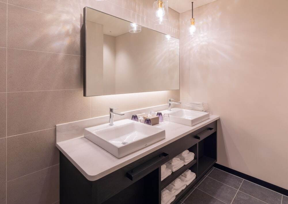 スペーシャスルーム　パウダールーム