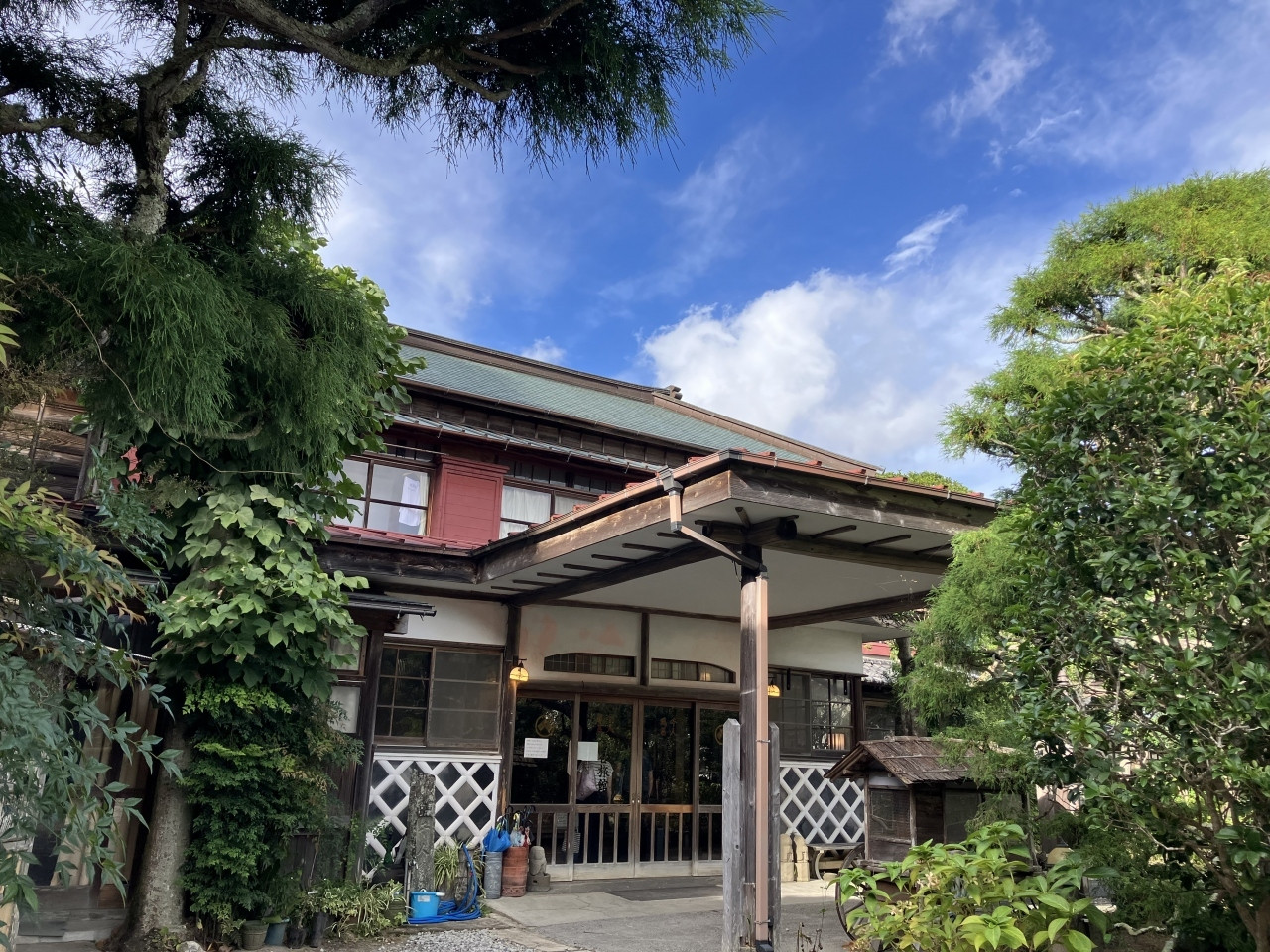 夕・朝食は部屋食！歴史を感じる総檜風呂の温泉が自慢4021300