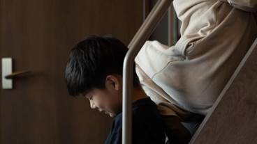 客室 / 8