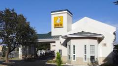 ファミリーロッジ旅籠屋・北九州八幡店