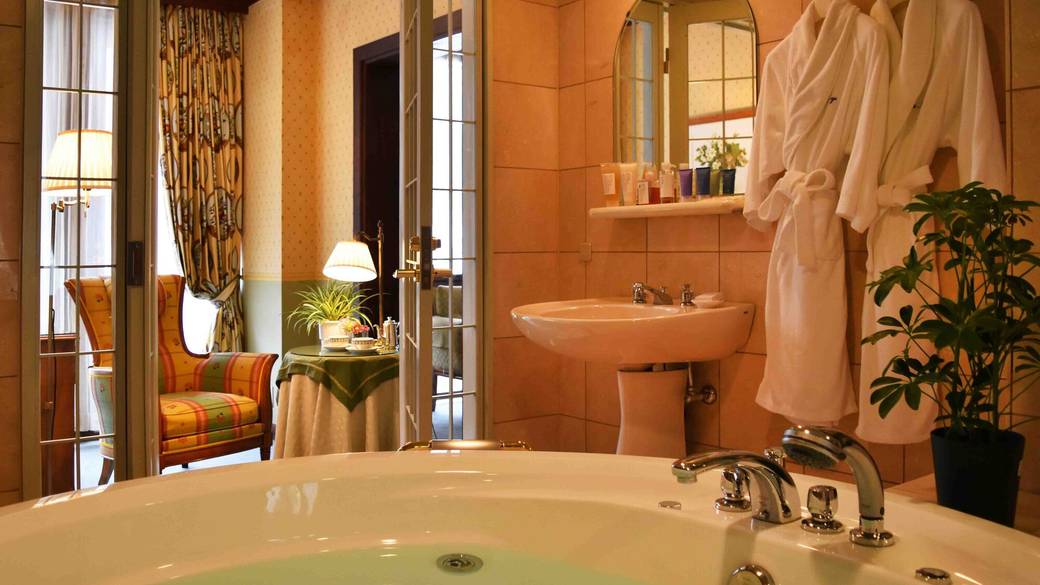 デラックスダブル ジャグジー / 4