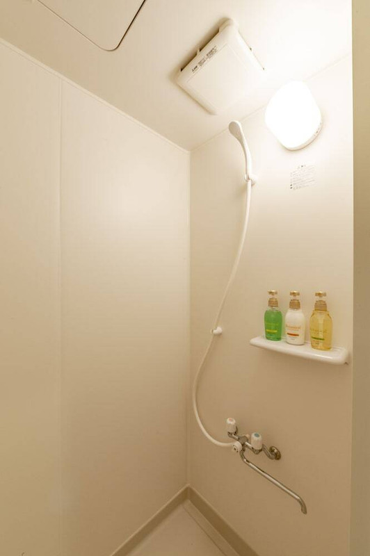 バスルームのシャワー