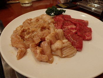 「焼肉 まるかつ」料理 945411 ロース、上ホルモン、上ミノ