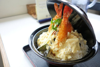 「梶屋」料理 1117110 エビ丼