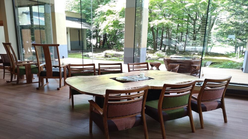 ロビーラウンジ