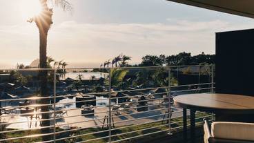 POOL TERRACE／テラス / 2