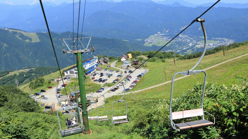 黒菱平のペアリフトと八方尾根 / 2