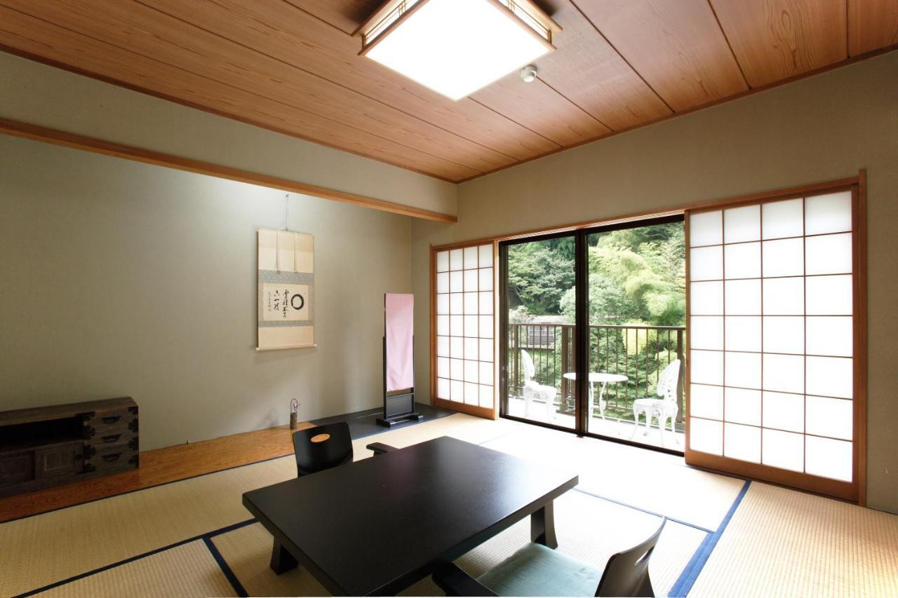 景色を眺めながらのんびり。心落ち着く純和風の客室3434144