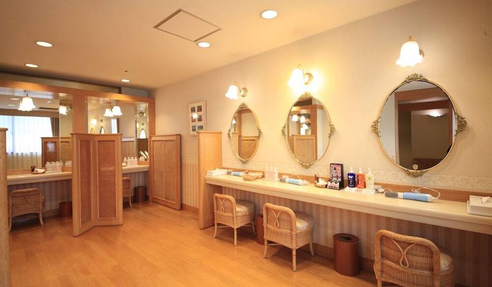 女性専用パウダールーム / 5