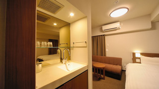 デラックスツインルーム (セミダブルベッド2台 + ソファー) 禁煙 (30平米)