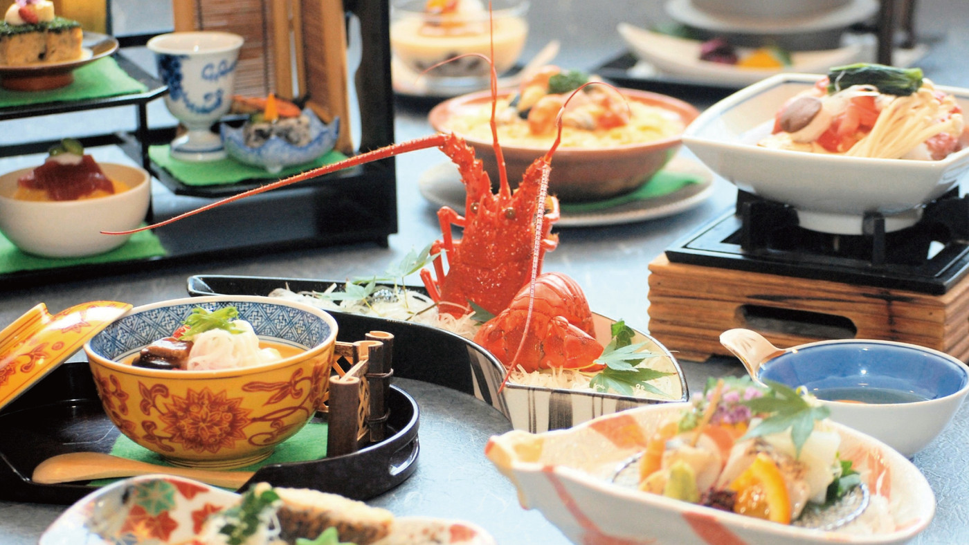 海を望む花の宿でゴージャスなグルメステイ3933595