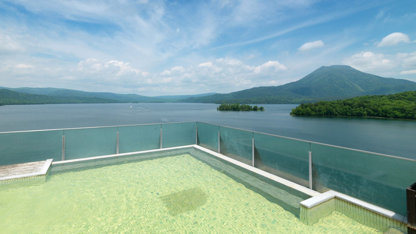 幻想的な森のトレッキングと、美しいアイヌ文化を満喫!3525063